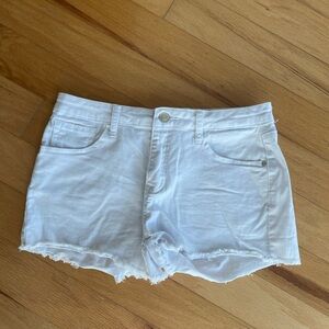 White shorts mid rise